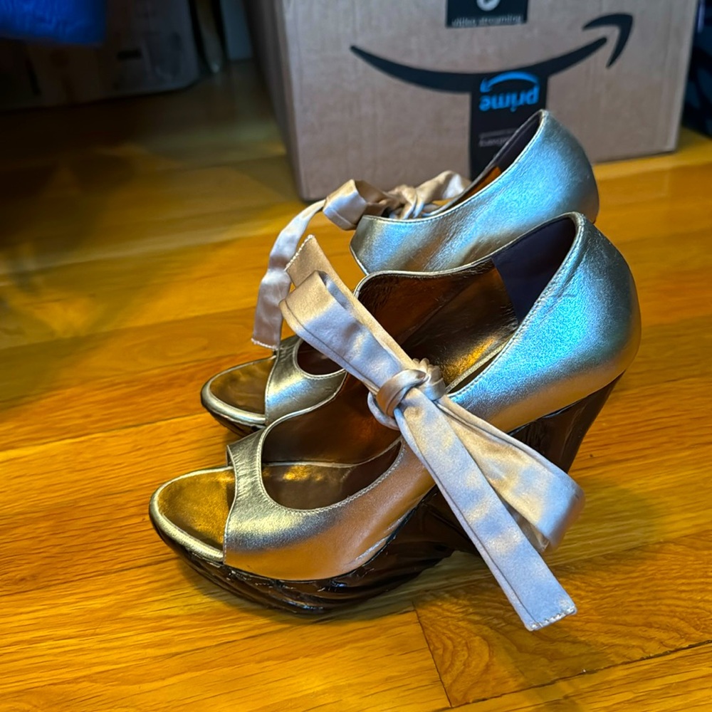 Giuseppe Zanotti Gold Leather Ribbon Wedged Platform Heels